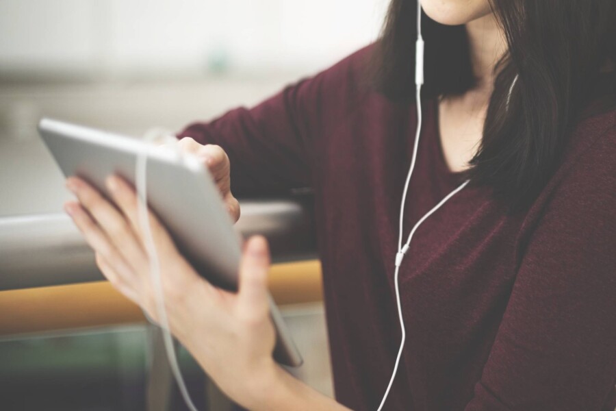 Audioteka czy Legimi zdobywają coraz większą popularność wśród czytelników?