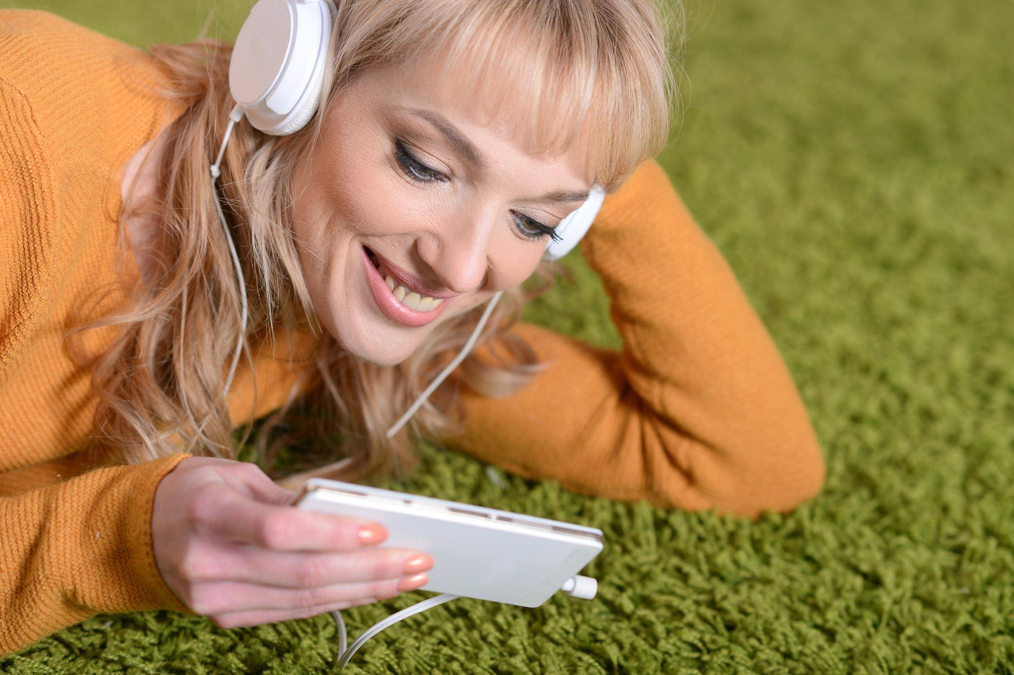 Jak odtwarzać audiobook mp3 na różnych urządzeniach?