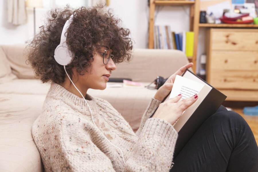 Jak odtworzyć audiobooka na różnych urządzeniach?